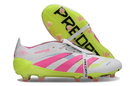 Chuteira Adidas Predator Elite FG Tongue Branca e Rosa com detalhes em rosa e solado amarelo