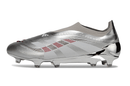 Chuteira Adidas Predator Elite FG LL - Prateada Ed. "Bellingham" em design prateado sofisticado para desempenho de elite.
