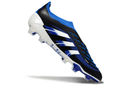 Chuteira Adidas Predator Elite FG - Preta e Azul com design moderno e tecnologia para desempenho em campo.