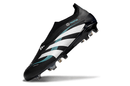 Chuteira Adidas Predator Elite FG - Preta e Branca com design elegante e tecnologia avançada.