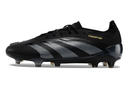 Chuteira Adidas Predator Elite FG - Preta com design preto e detalhes em cinza, ideal para desempenho em campo.