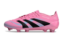 Chuteira Adidas Predator Elite FG - Rosa e Preta com design moderno e tecnologia de ponta para campo de futebol.