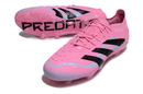 Chuteira Adidas Predator Elite FG - Rosa e Preta com design moderno e sola FG para campos naturais.