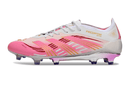 Chuteira Adidas Predator Elite FG - Rosa lateral com design arrojado e cores vibrantes, ideal para jogadores de futebol.