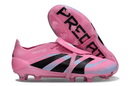 Chuteira Adidas Predator Elite FG Tongue Rosa com design vibrante e tecnologia de ponta para desempenho em campo.