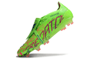 Chuteira Adidas Predator Elite FG Tongue Verde, chuteira de campo vibrante com design moderno e tecnologia avançada.
