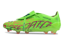 Chuteira Adidas Predator Elite FG Tongue Verde em cor verde vibrante, ideal para desempenho em gramados naturais.