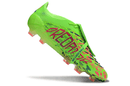 Chuteira Adidas Predator Elite FG Tongue Verde com design vibrante e tecnologia para desempenho em campo.
