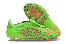 Chuteira Adidas Predator Elite FG Tongue Verde com design vibrante e tecnologia avançada para campo.