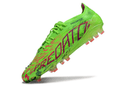 Chuteira Adidas Predator Elite FG - Verde lateral, ideal para controle e precisão em campo.