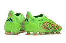 Chuteira Adidas Predator Elite FG - Verde, destaque em verde com design inovador para desempenho em campo.