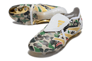 Chuteira Adidas Predator Elite Fold-Over Tongue FG - Branca, Dourada e Verde com design camuflado e detalhes em dourado.
