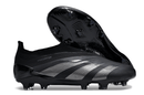 Chuteira Adidas Predator Elite Laceless FG - Preta exibindo design moderno em preto