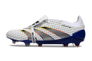 Chuteira Adidas Predator Elite Tongue FG - Branca, Azul e Cinza em vista lateral, destacando seu design moderno e tecnologia avançada.