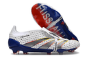 Chuteira Adidas Predator Elite Tongue FG - Branca, Azul e Cinza com design sofisticado e tecnologia de ponta.