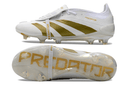 Chuteira Adidas Predator Elite Tongue FG - Branca e Dourada com design premium e sofisticado.