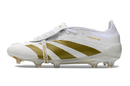 Chuteira Adidas Predator Elite Tongue FG - Branca e Dourada lateral em destaque com design elegante e sofisticado.