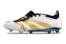 Chuteira Adidas Predator Elite Tongue FG - Branca e Dourada em perfil com design sofisticado e tecnologia de ponta.