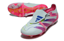 Chuteira Adidas Predator Elite Tongue FG - Branca e Rosa com design moderno e elegante para desempenho em campo.