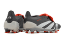 Chuteira Adidas Predator Elite Tongue FG - Cinza e Branca vista traseira, design sofisticado para máximo desempenho.
