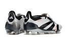 Chuteira Adidas Predator Elite Tongue FG - Preta e Branca com design clássico e tecnologia avançada