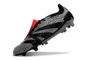 Chuteira Adidas Predator Elite Tongue FG - Preta e Cinza em ângulo com detalhes em preto e cinza, ideal para futebol.