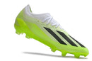 Chuteira Adidas X Crazyfast FG Elite .1 Verde em ângulo, destacando seu design elegante e cores vibrantes.