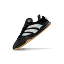 Chuteira Futsal Adidas Copa Mundial IC Preta e Branca em perfil, destacando design clássico e sola de indoor.