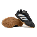 Chuteira Futsal Adidas Copa Mundial IC Preta e Branca com sola de borracha e design elegante.