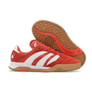 Chuteira Futsal Adidas Copa Mundial IC Vermelha e Branca com sola Indoor Court, ideal para jogadas em futsal.