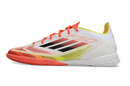 Chuteira Futsal Adidas F50 IC Pure Victory Pack com design moderno e tecnologia de performance para jogos de futsal.