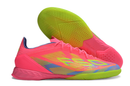 Chuteira Futsal Adidas F50 IC Mystic Pack em rosa e amarelo com solado para interior.