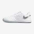 Chuteira Futsal Nike Lunar Gato IC - Branca e Prata com design elegante e tecnologia avançada.