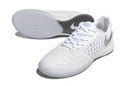 Chuteira Futsal Nike Lunar Gato IC - Branca e Prata com design sofisticado e tecnologia avançada.