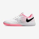 Chuteira Futsal Nike Lunar Gato IC - Branco e Rosa com design moderno e tecnologia Indoor Court.