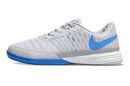 Chuteira Futsal Nike Lunar Gato IC - Cinza e Azul com design sofisticado e tecnologia Lunarlon
