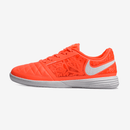 Chuteira Futsal Nike Lunar Gato IC - Laranja e Branca com design vibrante e tecnologia para quadras indoor