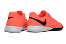 Chuteira Futsal Nike Lunar Gato IC - Rosa e Preta com design vibrante e tecnologia avançada.