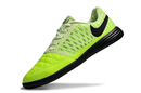 Chuteira Futsal Nike Lunar Gato IC - Verde e Preta em design moderno e vibrante.