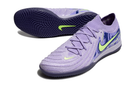 Chuteira Futsal Nike Phantom GX II IC - Roxa "United Pack" com design em roxo e sola IC para aderência superior.