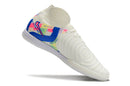 Chuteira Futsal Nike Phantom Luna IC - Branca, Azul e Rosa "Socal Pack" com design arrojado e tecnologia de ponta.