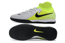 Chuteira Futsal Nike Phantom Luna IC - Branca, Verde e Preta "Mad Voltage Pack" em detalhe com sola e design arrojado.