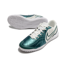 Chuteira Futsal Tiempo 10 Legend Elite IC Cinza e Branca com detalhes em verde e branco.