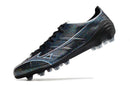 Chuteira Mizuno Alpha II FG Preta com design elegante e tecnologia para desempenho em campo.