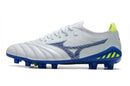 Chuteira Mizuno Morelia Neo 3 FG Azul com design moderno e tecnologia avançada para alto desempenho no futebol.