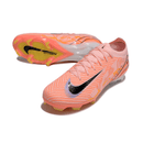 Chuteira Nike Air Zoom Mercurial FG Vapor 16 Laranja em design aerodinâmico, ideal para velocidade e controle em campo.