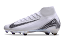 Chuteira Nike Air Zoom Mercurial Superfly 10 Edição EspecialElite FG em cor branca com detalhes pretos