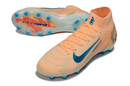 Chuteira Nike Air Zoom Mercurial Superfly branca - Edição "Mbappé" com design inovador e tecnologia avançada.
