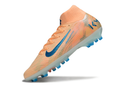 Chuteira Nike Air Zoom Mercurial Superfly branca em destaque com design inovador e tecnologia de ponta.