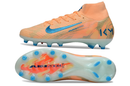 Chuteira Nike Air Zoom Mercurial Superfly branca, edição 'Mbappé', com design moderno e tecnologia Air Zoom.